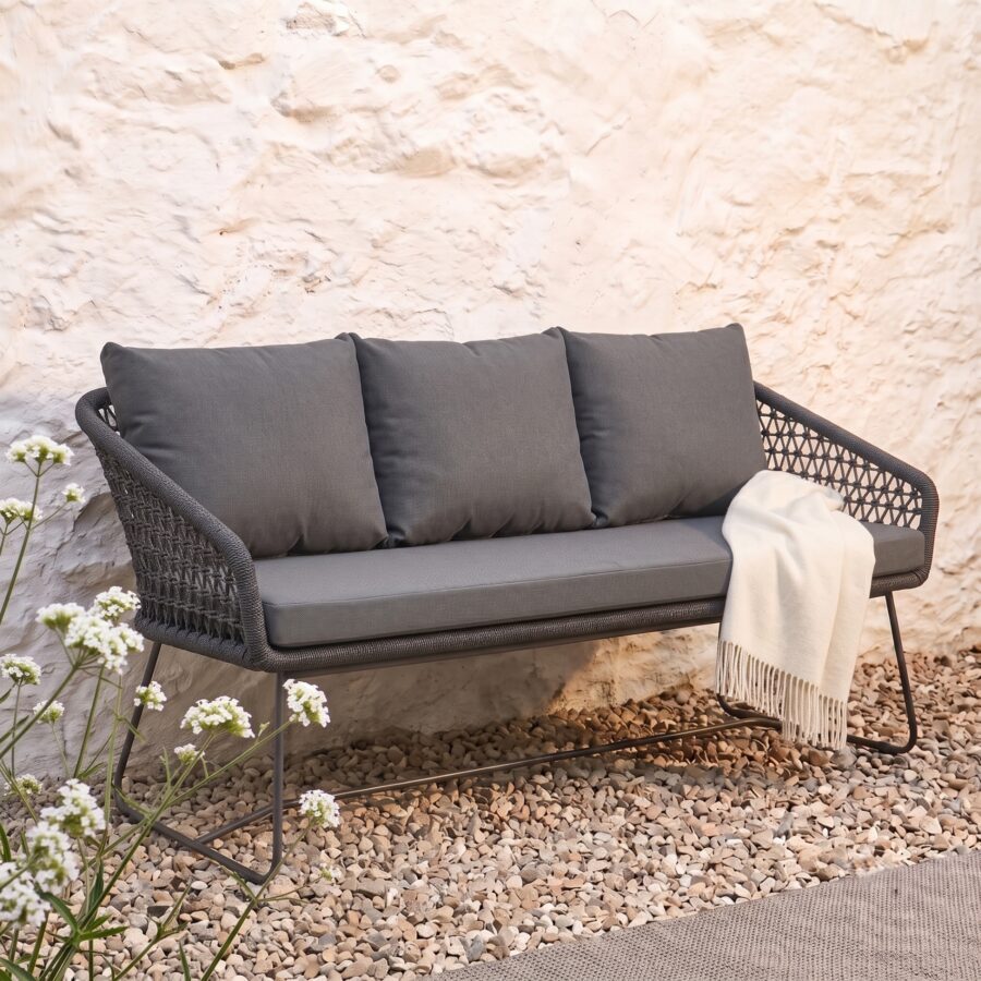 CASA DOMA "Ribera" Diningbank Rundform, Kufengestell Edelstahl anthrazit, Sitz Rope anthrazit (Knoten), Kissen Tuvatextil® Panama grafito (Bild KI-generiert)
