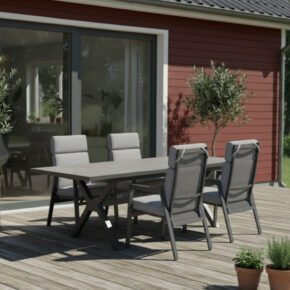 Liadomo Gartenmöbel-Set mit Tisch Benevento, 200/260x1000cm und "Celano" Diningsessel, Gestelle Aluminium anthrazit, Tischplatte Sinterstein (Hintergrund KI-generiert)